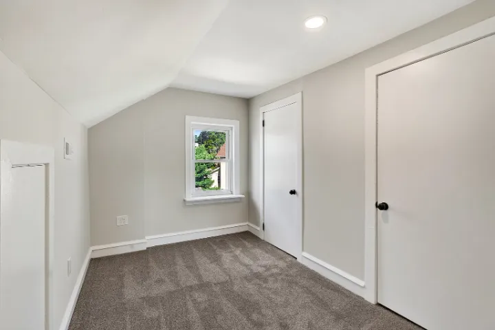 Third-floor room with window
